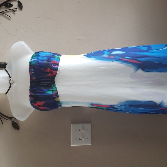 Lucky Strapless gown - Picture 2 of 7